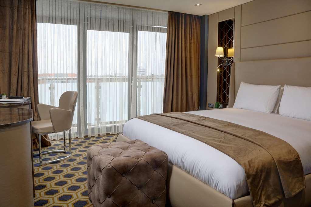 Putney Hotel; BW Signature Collection London Room photo